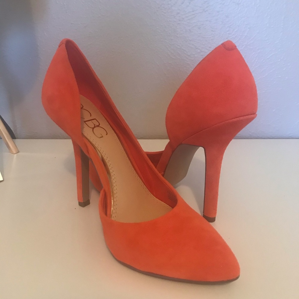 BCBG Paris “jaze” pump 7m tangerine suede